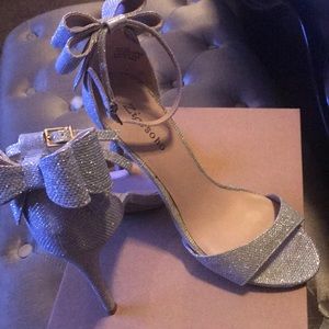 Zig soho silver heels